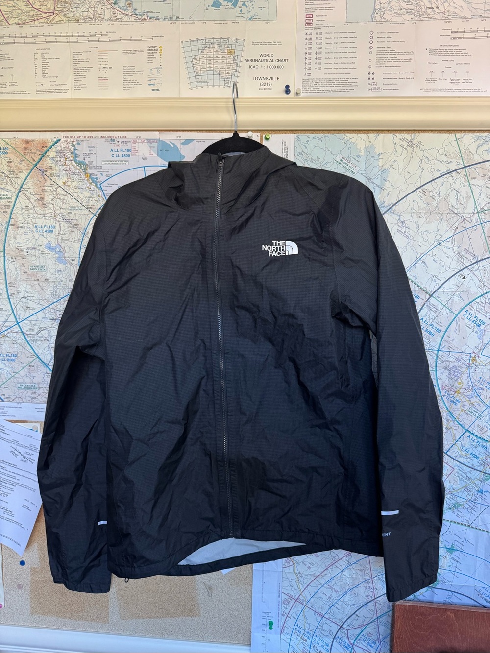 The North Face Black Full-Zip Packable Windbreaker Jacket